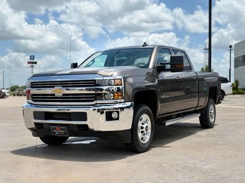 Used 2015 Chevrolet Silverado 2500 LT w/ LT Convenience Package AWD/4WD image 4