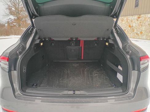 Used 2023 Maserati Levante GT image 21