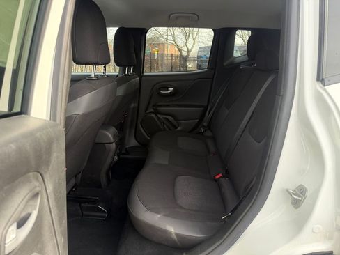 Used 2023 Jeep Renegade Trailhawk AWD/4WD image 17