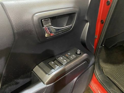 Certified 2021 Toyota Tacoma TRD Off-Road image 14