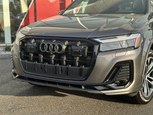 Certified 2025 Audi Q7 2.0T Premium w/ Convenience Plus Package image 8