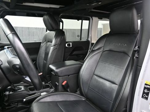 Used 2022 Jeep Wrangler Unlimited Sahara AWD/4WD image 18