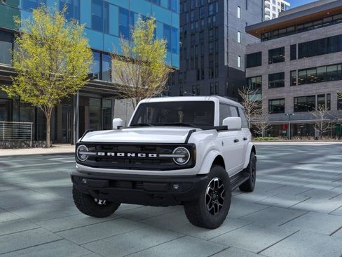 New 2026 Ford Bronco Outer Banks AWD/4WD image 2