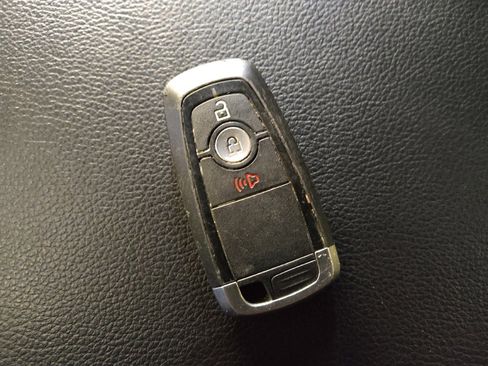 Used 2020 Ford F150 Lariat image 32