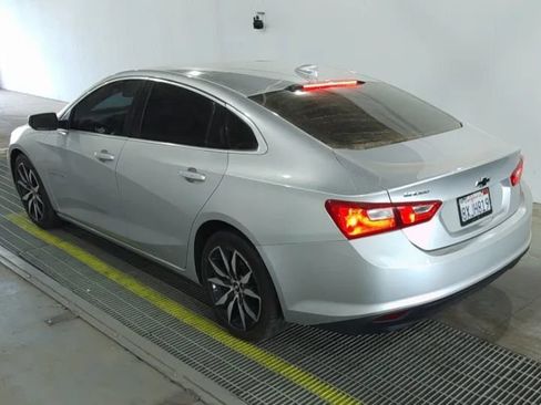 Used 2018 Chevrolet Malibu LT FWD image 1