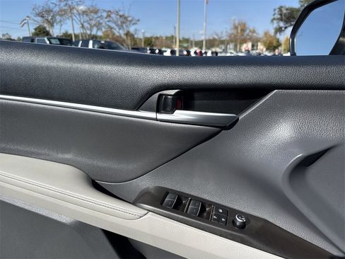 Used 2024 Toyota Camry XSE image 12