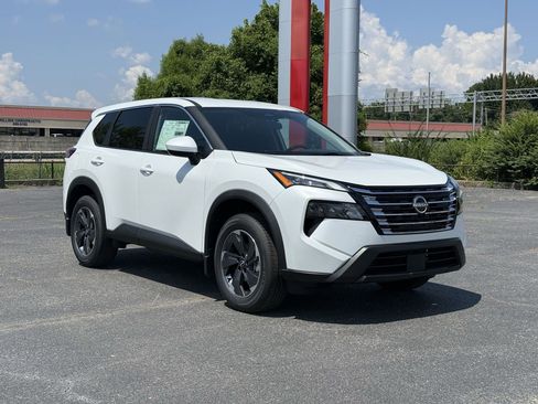 Used 2026 Nissan Rogue SV FWD image 5