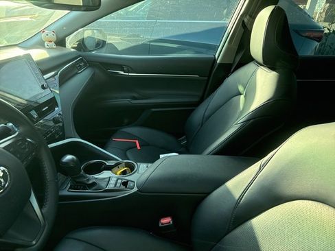 Used 2023 Toyota Camry XSE image 4