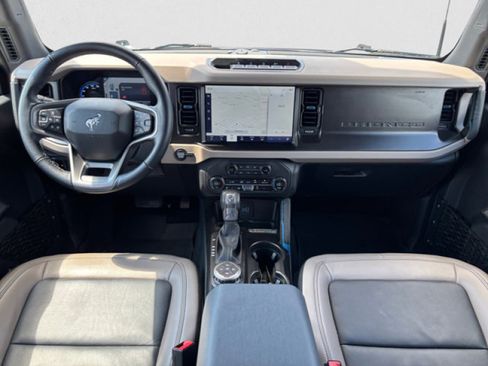 Used 2023 Ford Bronco Wildtrak image 12