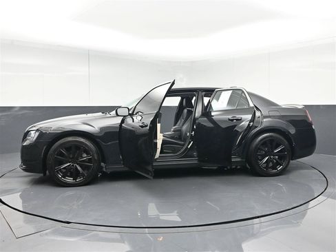 Used 2021 Chrysler 300 Touring w/ Sport Appearance Package RWD image 40