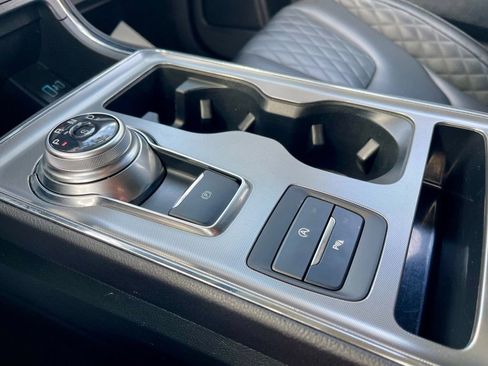 Used 2024 Ford Edge Titanium image 15