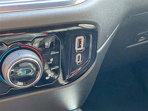 Used 2024 Chevrolet Silverado 3500 High Country w/ Technology Package image 26