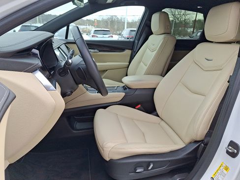 Used 2017 Cadillac XT5 FWD image 14