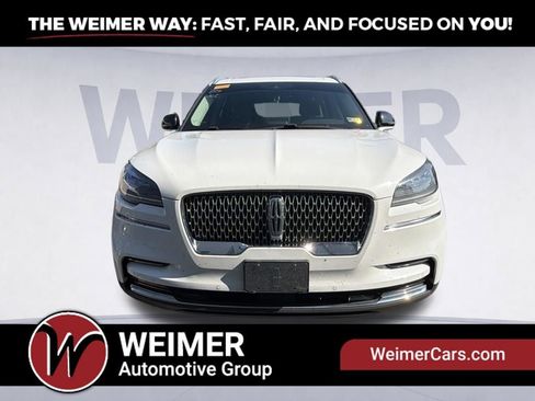 Used 2022 Lincoln Aviator AWD w/ Premium Package image 2