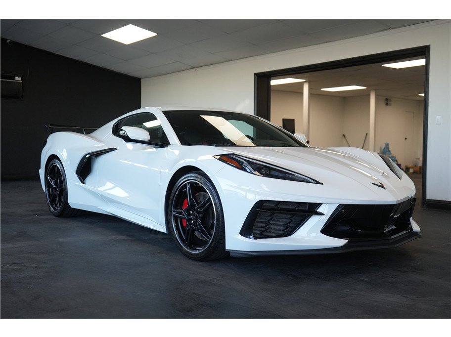 Used 2022 Chevrolet Corvette Stingray Preferred Cpe w/ Z51 Performance Package RWD image 1