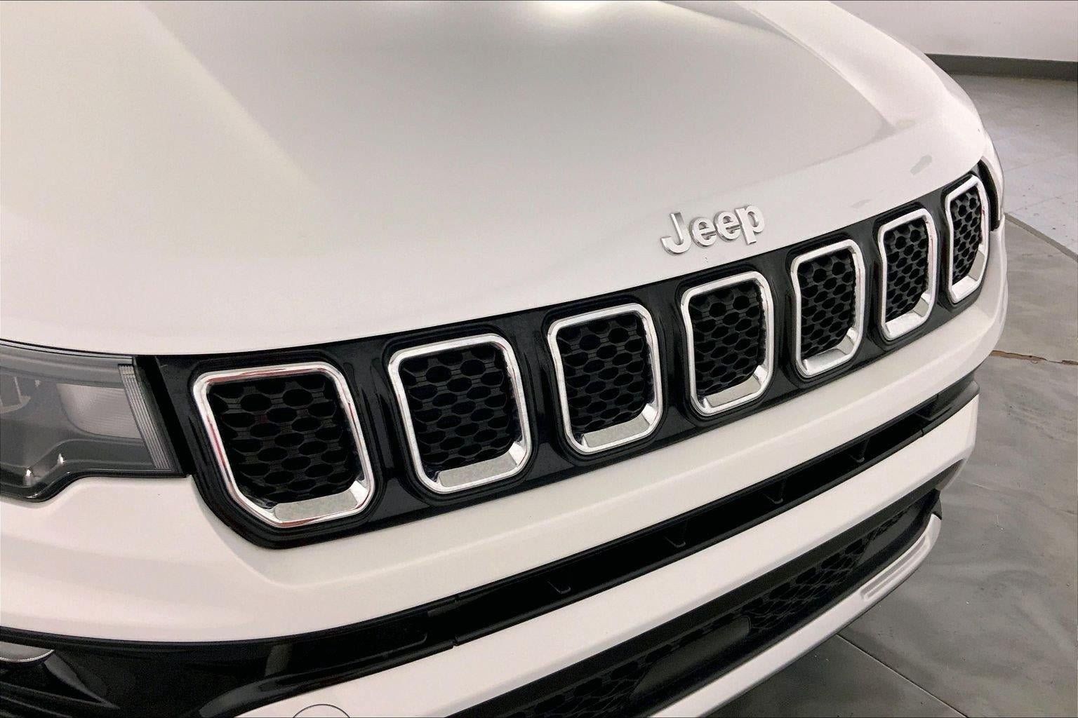 Used 2023 Jeep Compass Limited AWD/4WD image 28