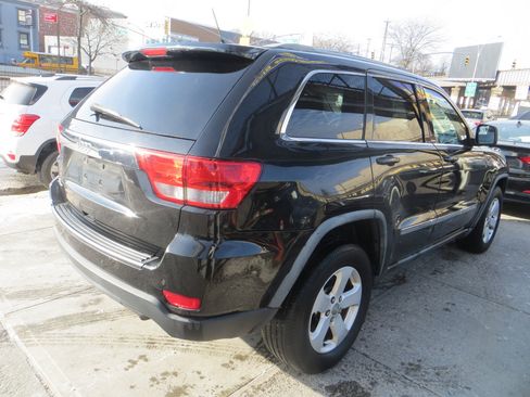 Used 2012 Jeep Grand Cherokee Laredo image 4