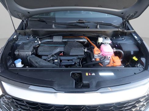 Used 2023 Kia Sportage EX image 9