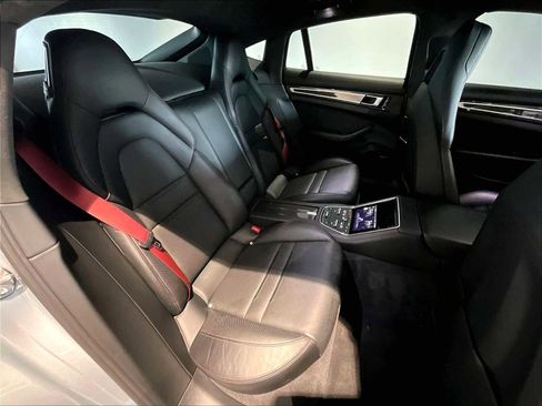 Used 2020 Porsche Panamera GTS w/ Assistance Package image 32