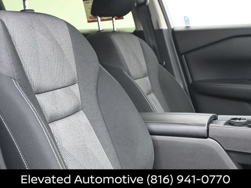 Certified 2025 Nissan Rogue SV AWD/4WD image 7