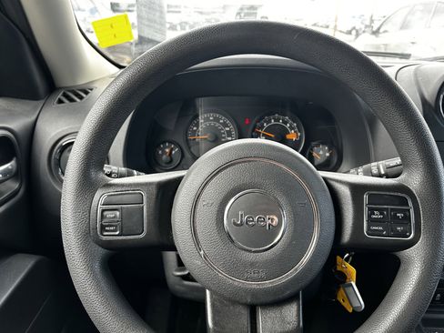 Used 2017 Jeep Patriot Sport image 17