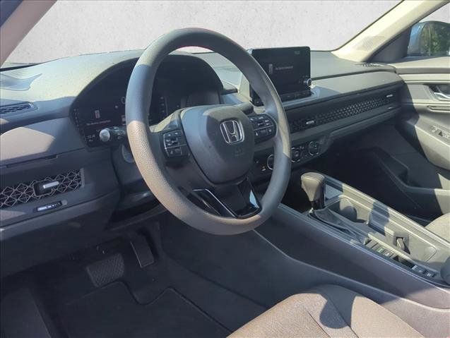 Used 2023 Honda Accord EX image 9