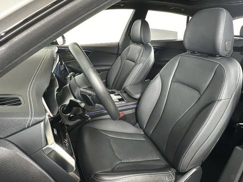 Used 2023 Audi Q8 Prestige AWD/4WD image 32