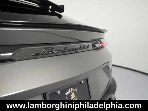 Used 2024 Lamborghini Urus Performante AWD/4WD image 46