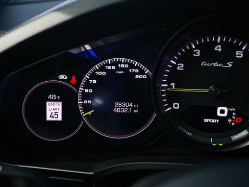 Used 2021 Porsche Cayenne Turbo S image 22