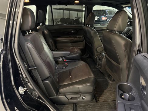 Used 2021 Honda Pilot Black Edition image 13