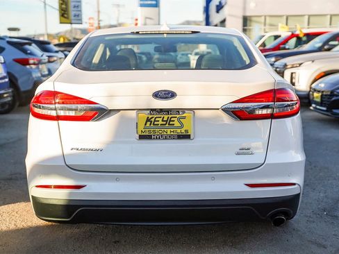 Used 2020 Ford Fusion SE image 9