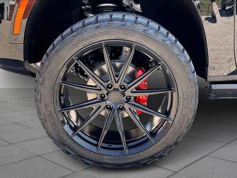 New 2026 GMC Yukon XL AT4 w/ AT4 Premium Package image 9