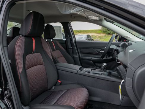 New 2026 Nissan Sentra SR w/ Floor Mat Package image 17