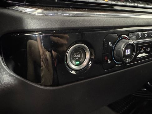 Used 2023 Chevrolet Silverado 1500 LT AWD/4WD image 25