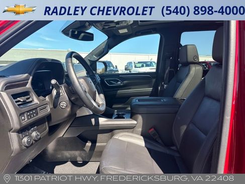 Used 2024 Chevrolet Tahoe Z71 w/ Luxury Package image 3