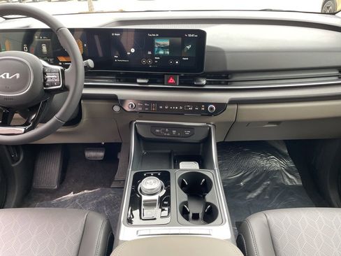 New 2026 Kia Carnival EX image 11