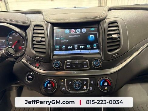 Used 2018 Chevrolet Impala LT FWD image 18