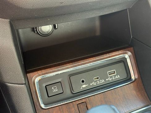 Used 2023 Subaru Ascent Touring image 16