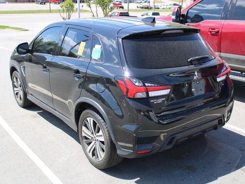 Used 2021 Mitsubishi Outlander Sport SE image 9