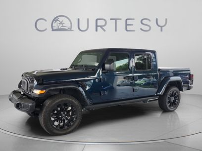 Used 2025 Jeep Gladiator Sport