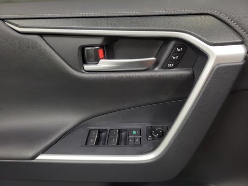 Used 2019 Toyota RAV4 Limited w/ Advanced Technology Package AWD/4WD image 20