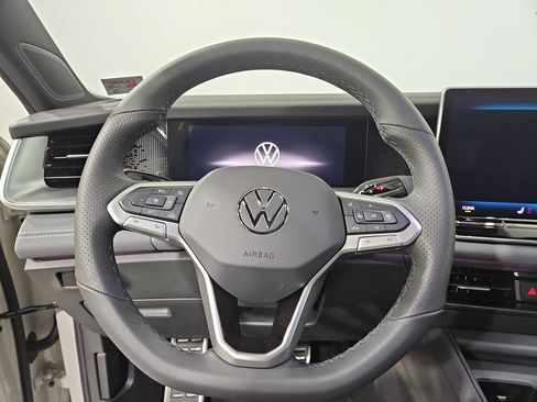 New 2026 Volkswagen Tiguan SE R-Line AWD/4WD image 14