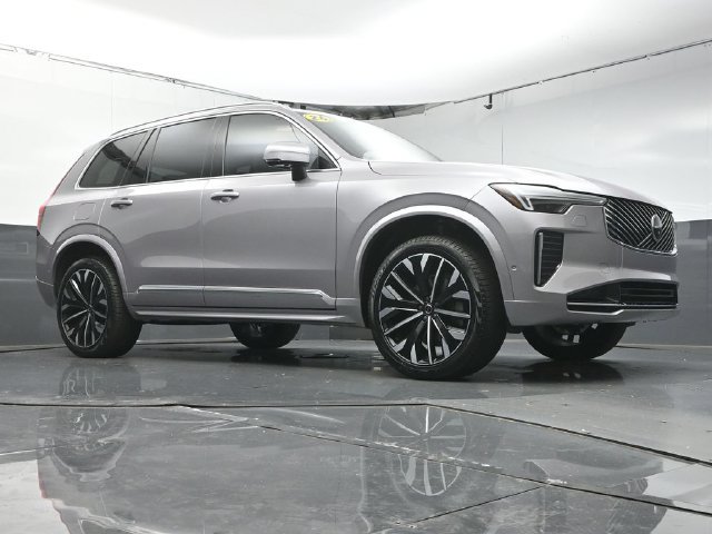 Used 2026 Volvo XC90 B6 Plus w/ Protection Package Premier AWD/4WD image 40