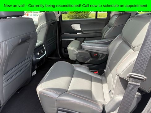 Used 2025 Ford Expedition Active image 8