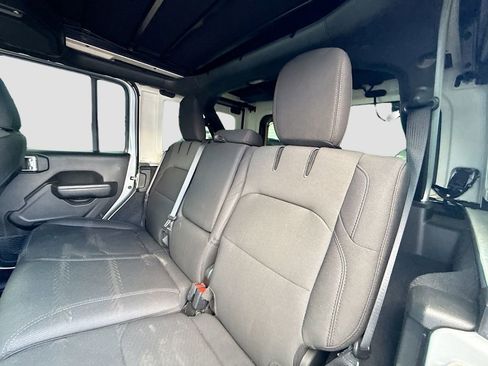 Used 2023 Jeep Wrangler Unlimited w/ Sun & Screen Package AWD/4WD image 27