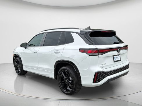 New 2026 Volkswagen Tiguan SE R-Line FWD image 7