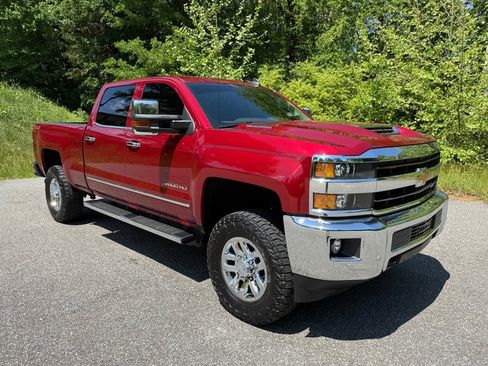 Used 2019 Chevrolet Silverado 2500 LTZ w/ Duramax Plus Package AWD/4WD image 4