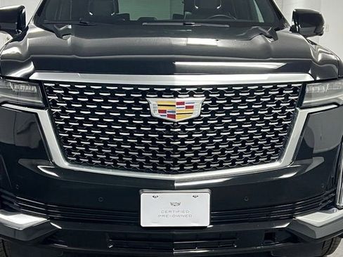 Used 2023 Cadillac Escalade ESV Premium Luxury image 9