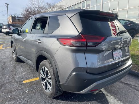 Certified 2023 Nissan Rogue SV image 3