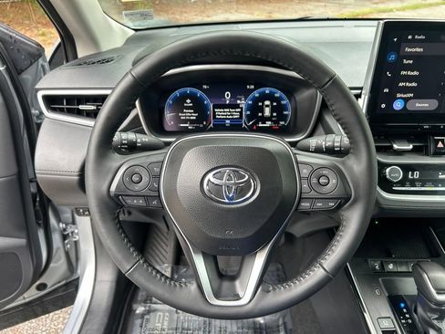Used 2026 Toyota Corolla Cross XLE AWD/4WD image 22